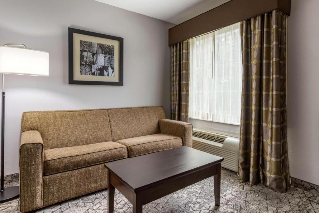 Best Western Oakdale Inn Exteriér fotografie
